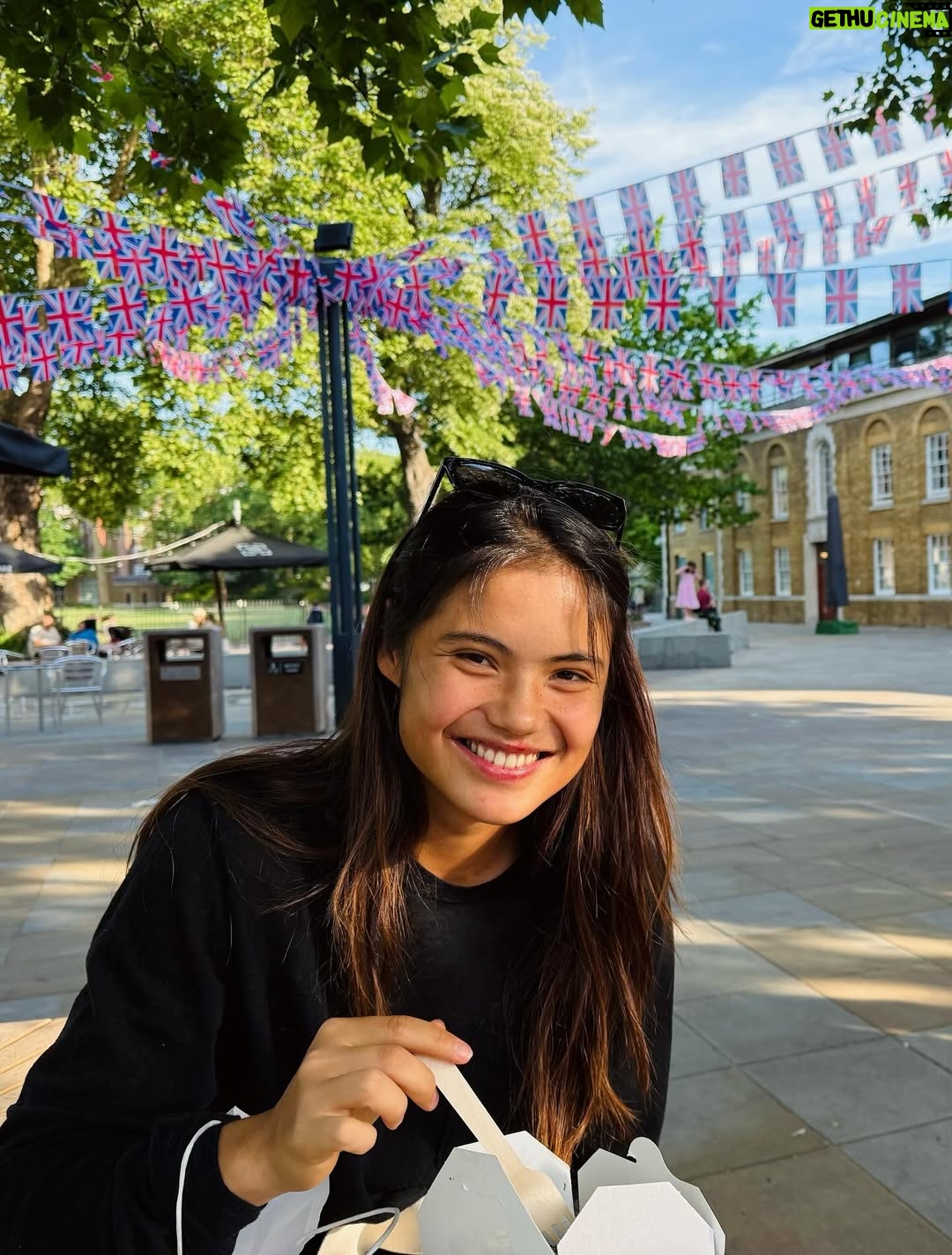 Emma Raducan - 303.8K Likes - euro summer 💕🤍