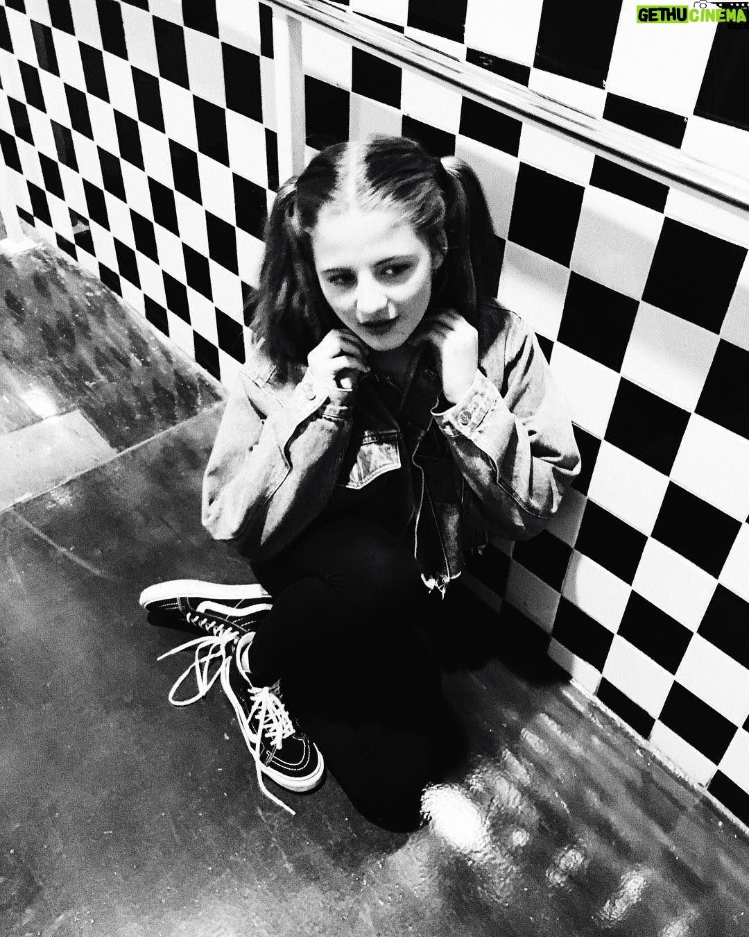 Emma Schweiger - 33K Likes - Check mate 💀