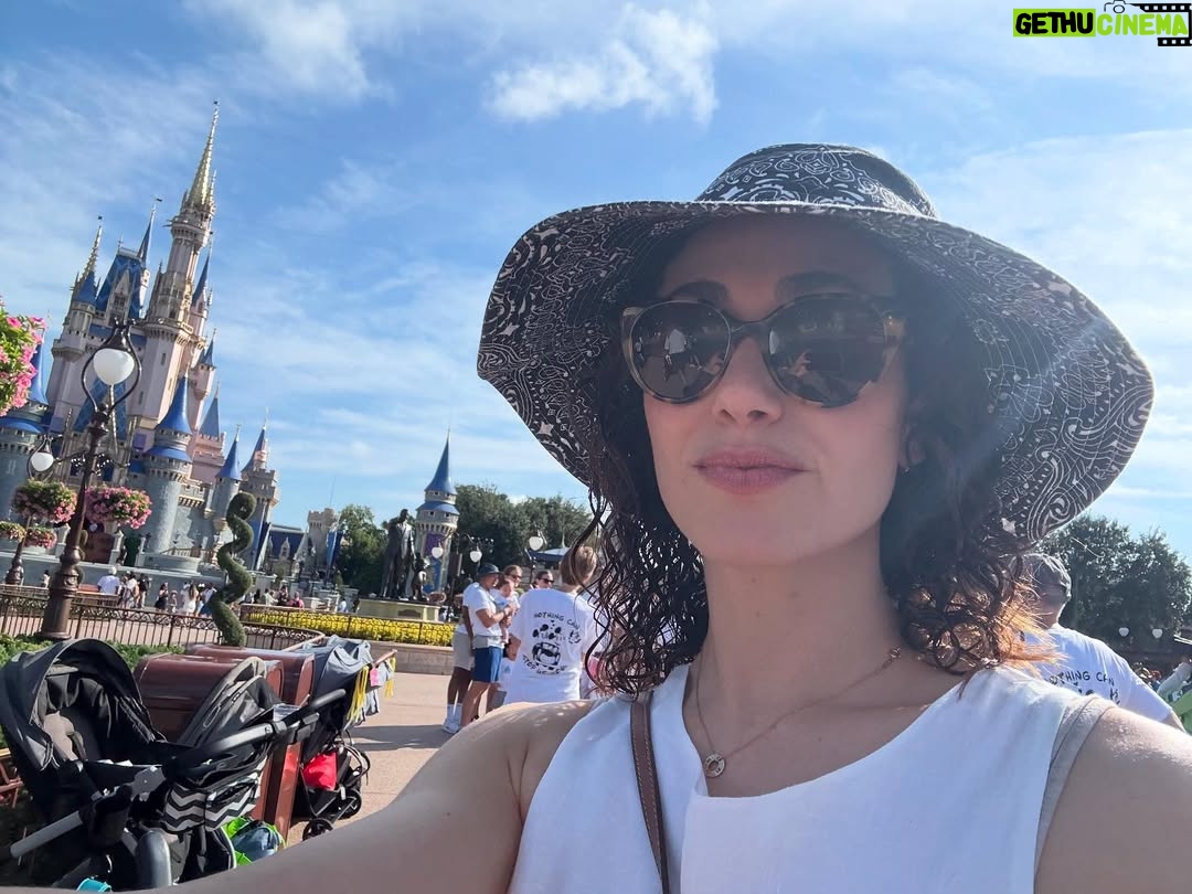 Emmy Rossum - 68.8K Likes - #waltdisneyworld @disneyparks @waltdisneyworld 

A day for the ages…

17 rides… 

It’s a small world 
Seven dwarfs 
Carousel 
Princess meet & greet 
Teacups 
Winnie the Pooh 
Dumbo 
The barnstormer 
Speedway 
Haunted mansion
Tiana’s bayou 
Teacups (again)
Space mountain (adults only)
Tron lights pace (adults only)
Mickey & Minnie’s runaway railway 
Slinky dog 
Slinky dog (again)