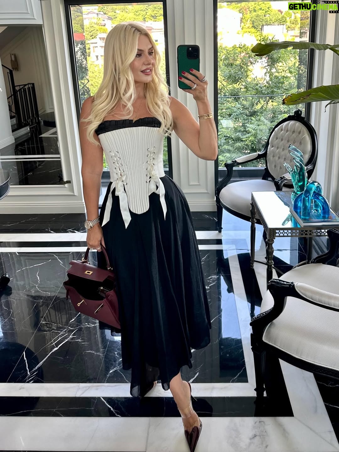 Enise Ütük - 2.8K Likes - Mutlu anlar.🥰💞🧿
