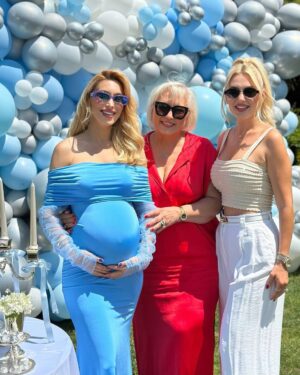 Enise Ütük Instagram - Oğluşumuzu heyecanla bekliyoruz 😍💞🧿🙏🏻 #babyshower #itsaboy💙