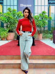 Actress Erica Fernandes HD Photos and Wallpapers February 2026