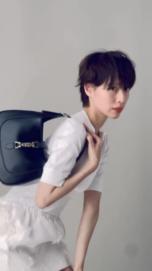 Erika Toda Instagram - 緊張してぎこちないよね😇
#GUCCI
@gucci