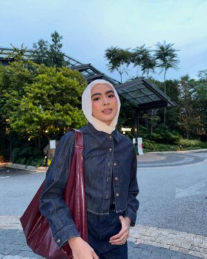 Erysha Emyra Instagram - Lama tak berangan sikit 🙂↔️