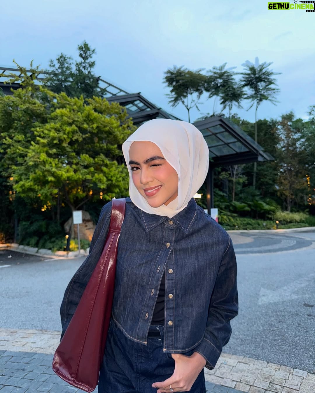 Erysha Emyra - 57.1K Likes - Lama tak berangan sikit 🙂‍↔️