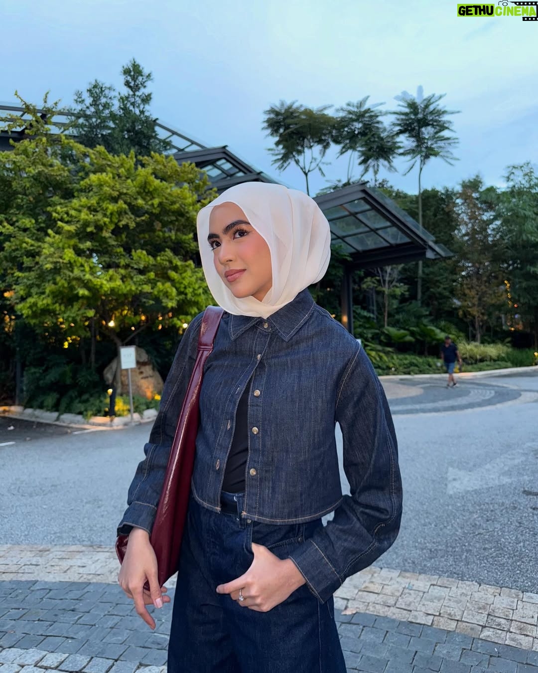 Erysha Emyra - 57.1K Likes - Lama tak berangan sikit 🙂‍↔️