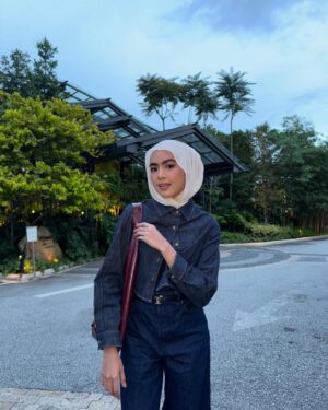 Erysha Emyra Instagram - Lama tak berangan sikit 🙂↔️