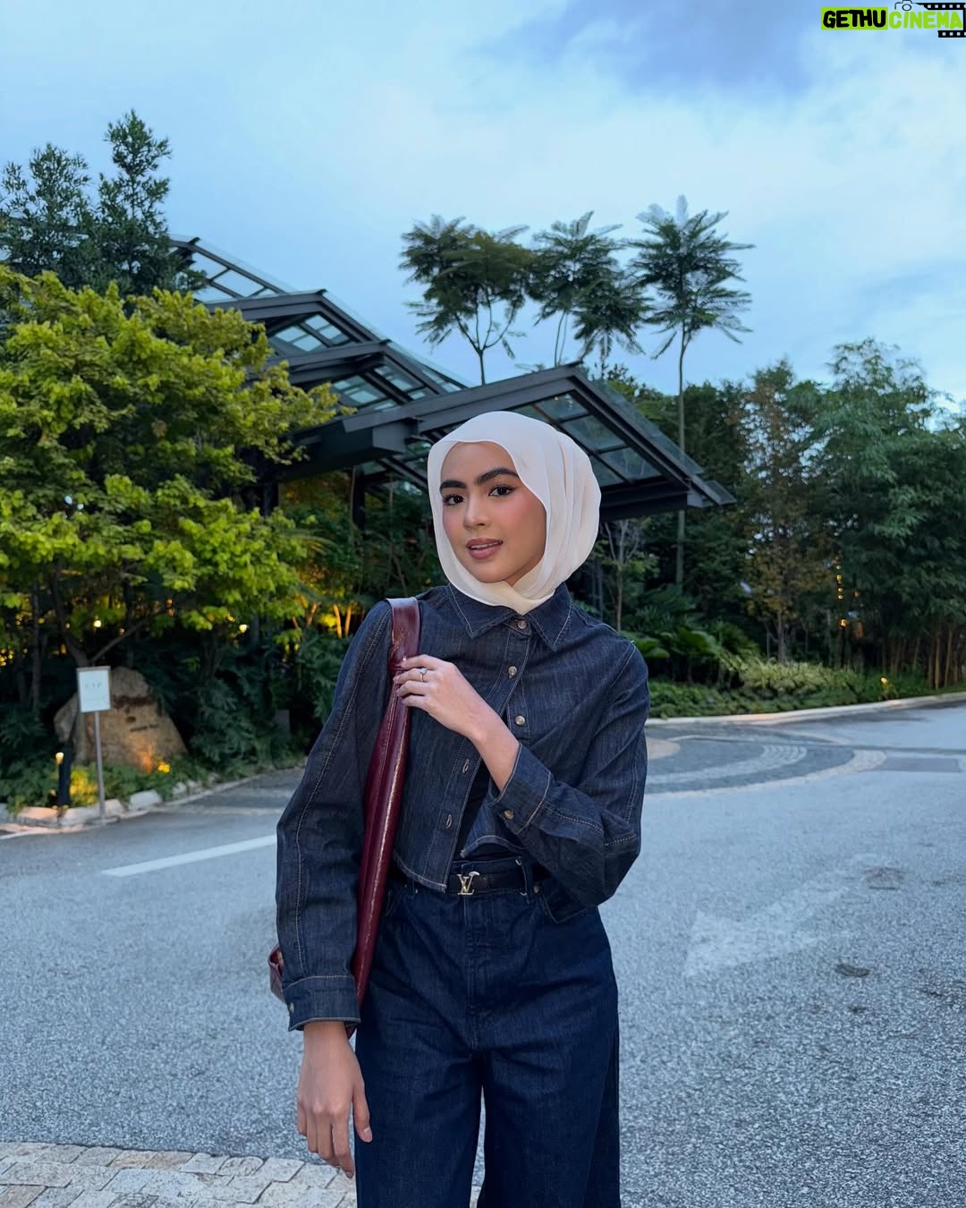 Erysha Emyra - 57.1K Likes - Lama tak berangan sikit 🙂‍↔️