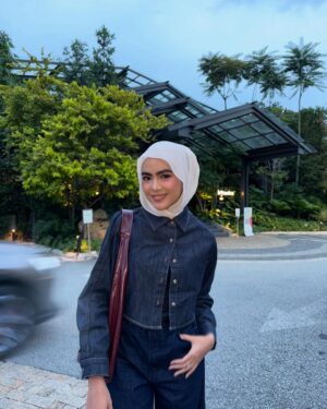 Erysha Emyra Instagram - Lama tak berangan sikit 🙂↔️