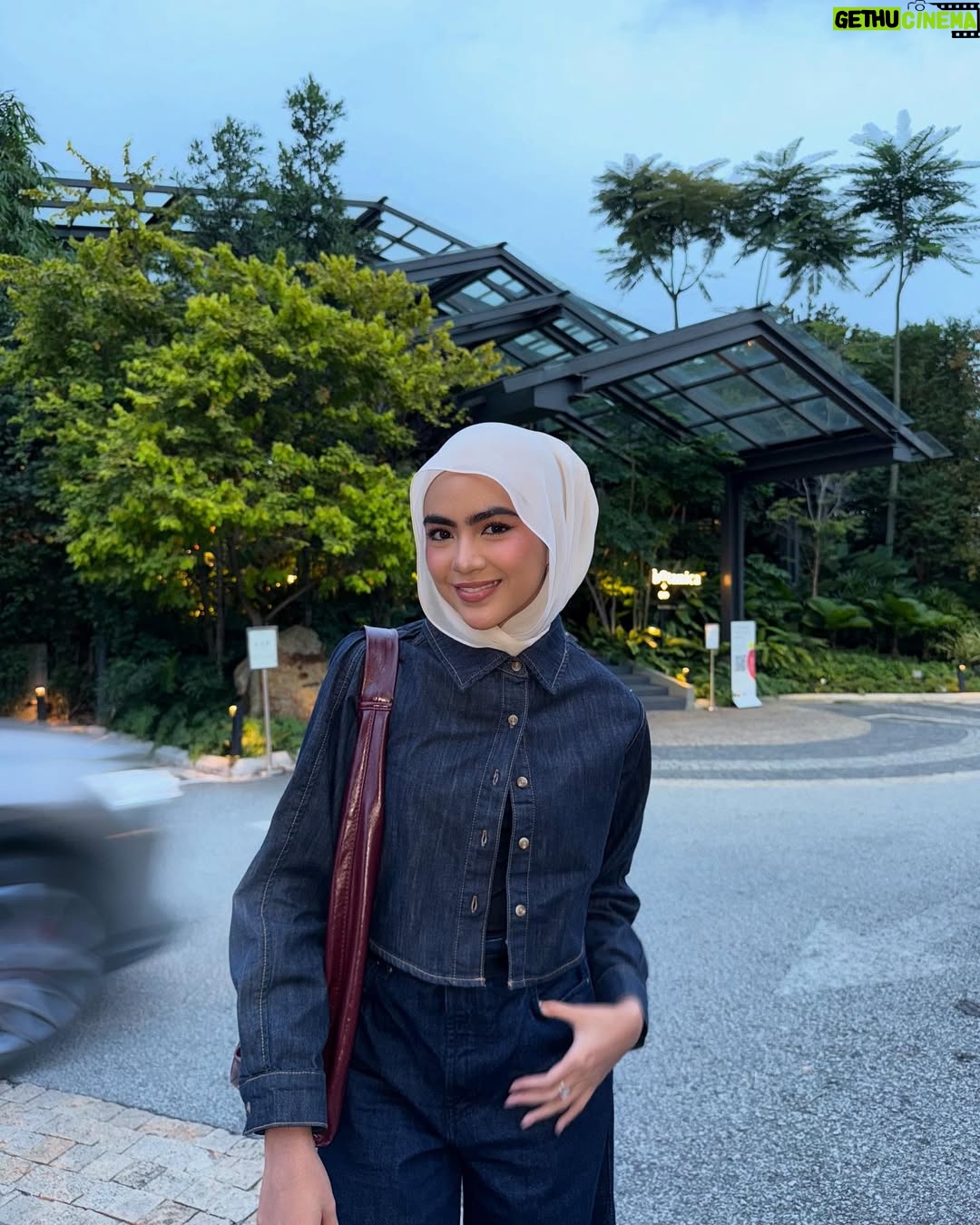 Erysha Emyra - 57.1K Likes - Lama tak berangan sikit 🙂‍↔️
