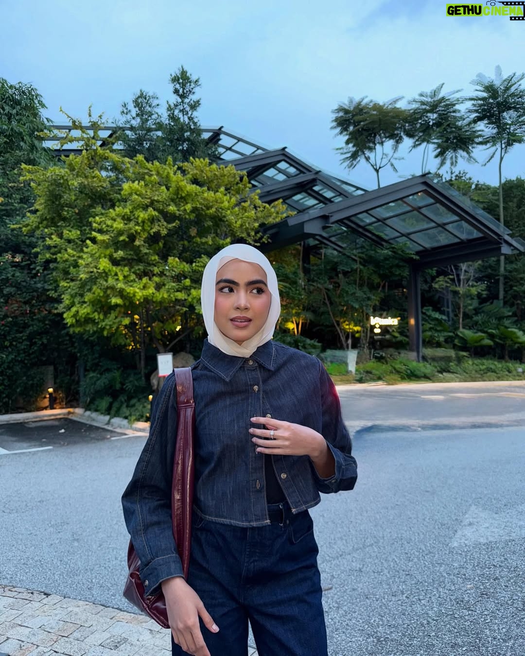 Erysha Emyra - 57.1K Likes - Lama tak berangan sikit 🙂‍↔️