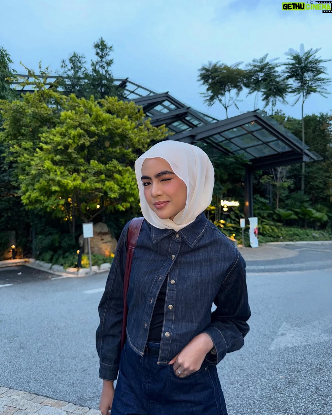 Erysha Emyra - 57.1K Likes - Lama tak berangan sikit 🙂‍↔️