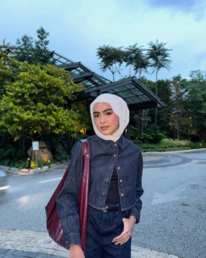 Erysha Emyra Instagram - Lama tak berangan sikit 🙂↔️