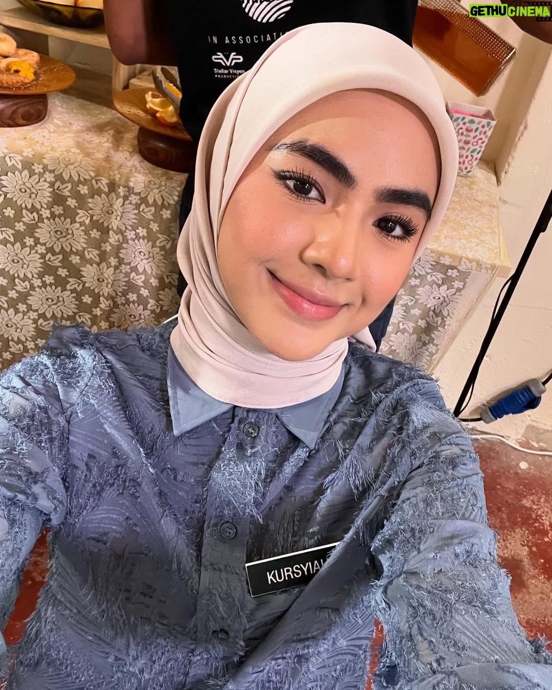 Erysha Emyra - 17.7K Likes - Sedikit memori bersama mereka semasa Ofis Politik 🫶🏼

Memori yang akan sentiasa dirindui. Terima kasih untuk kenangan yang indah 🤍

Final episode tonight, Astro Ria, 9PM. Jumpa sebentar lagi. 

#OfisPolitik