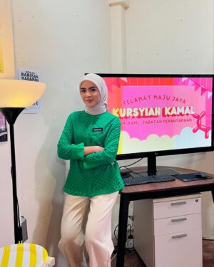 Erysha Emyra Instagram - Sedikit memori bersama mereka semasa Ofis Politik 🫶🏼
Memori yang akan sentiasa dirindui. Terima kasih untuk kenangan yang indah 🤍
Final episode tonight, Astro Ria, 9PM. Jumpa sebentar lagi.
#OfisPolitik