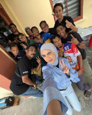 Erysha Emyra Instagram - Sedikit memori bersama mereka semasa Ofis Politik 🫶🏼
Memori yang akan sentiasa dirindui. Terima kasih untuk kenangan yang indah 🤍
Final episode tonight, Astro Ria, 9PM. Jumpa sebentar lagi.
#OfisPolitik