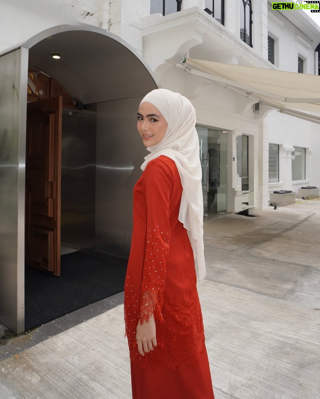 Erysha Emyra - 29.4K Likes - Wedding szn ❤️

Wearing @nuraishahgallery