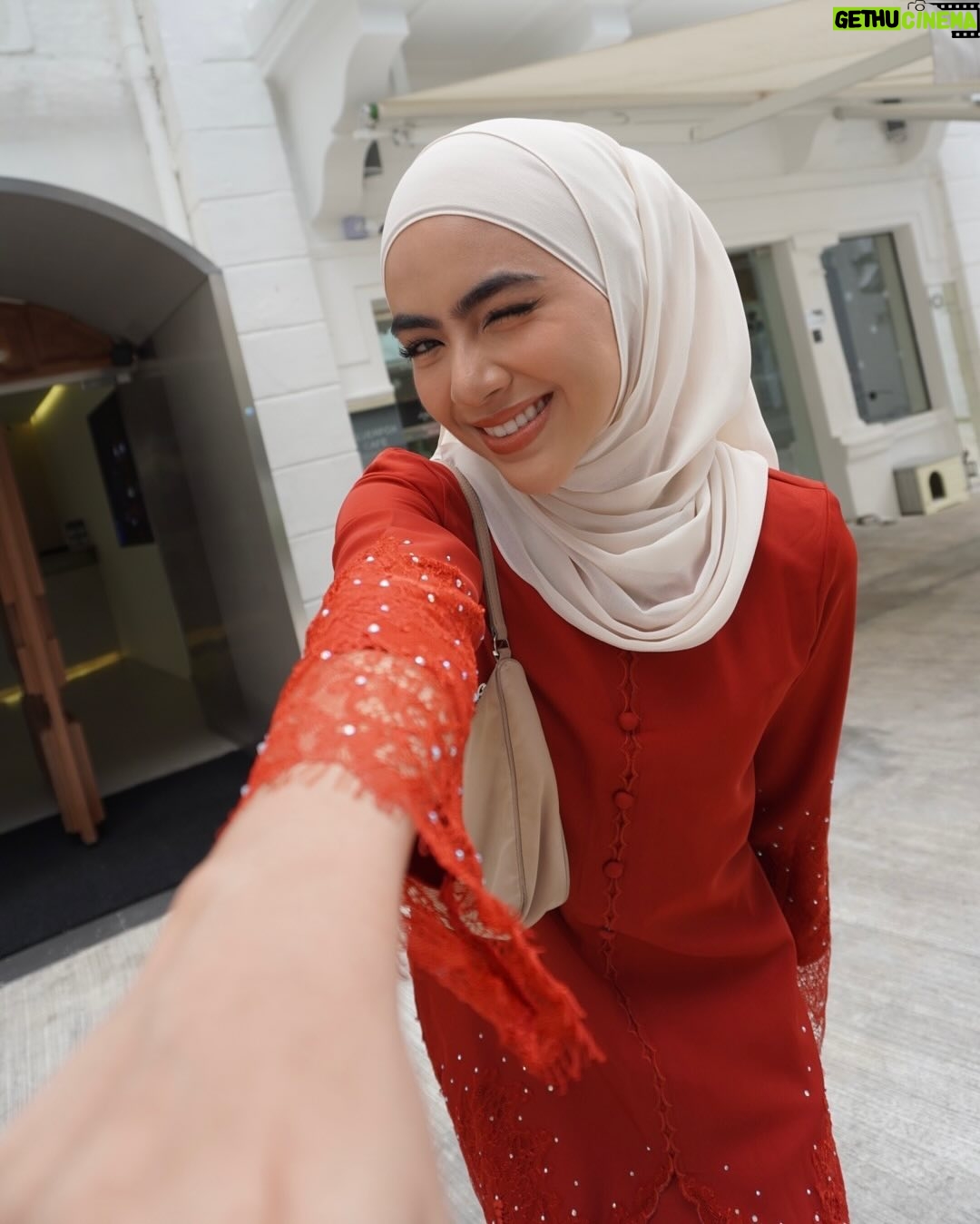 Erysha Emyra - 29.4K Likes - Wedding szn ❤️

Wearing @nuraishahgallery
