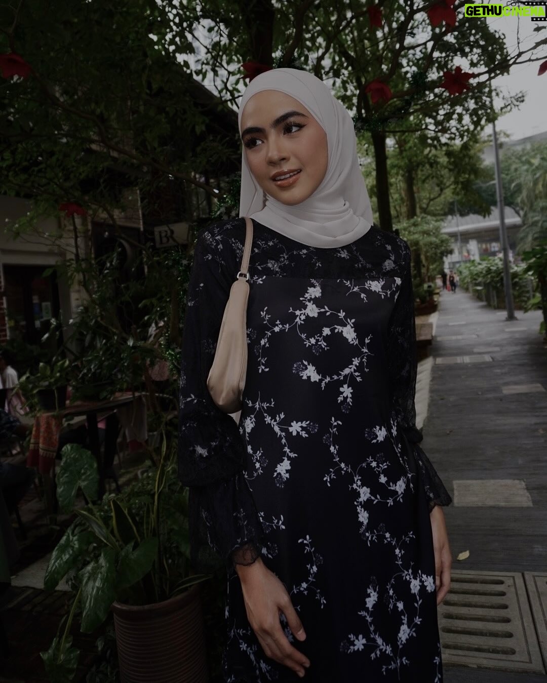 Erysha Emyra - 40.3K Likes - Coffee & baju kurung 🫣☕️

Wearing @nuraishahgallery 🤍