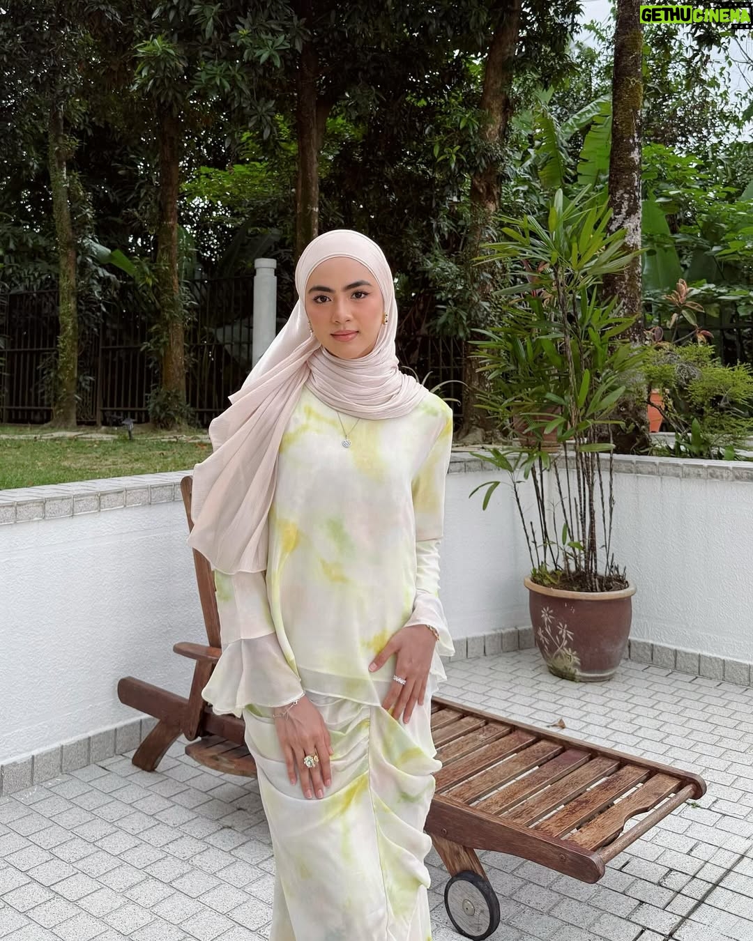 Erysha Emyra - 45.1K Likes - Mat hari raya 🙇🏻‍♀️✨

All bejewelled by @swarovski for my Raya looks hehe