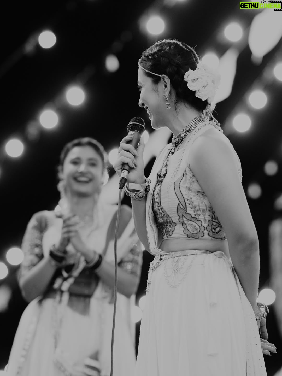 Esha Kansara - 53.7K Likes - Me and my @shraddhadangar_official making sure we do garba and Bhakti together and @navshakti.navratri helping us maintain that balance of our devotion and fun 🥺🫶❤️🌸 this is the place to be