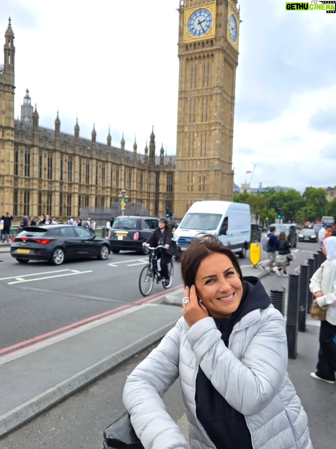 Esra Harmanda - 776 Likes - Londra da kalis sürem 1 hafta. Alışveriş yaptım.  Ne mi aldım? Youtube taki kanalında muzik yorumlari yapan ogluma Turkiye de bulamadığı 30 civarı plak😅 Burda yasayan cocuklarimiz da payini aldi 😅 Çocuklara çalıştık bu gelişimizde.  Gezip gördüklerimiz ise ebeveyn kontenjanından kâr saydıklarımız oldu😅
 https://youtube.com/@escilemuziksohbetleri?si=x9O_mw2DDUm0Atc2