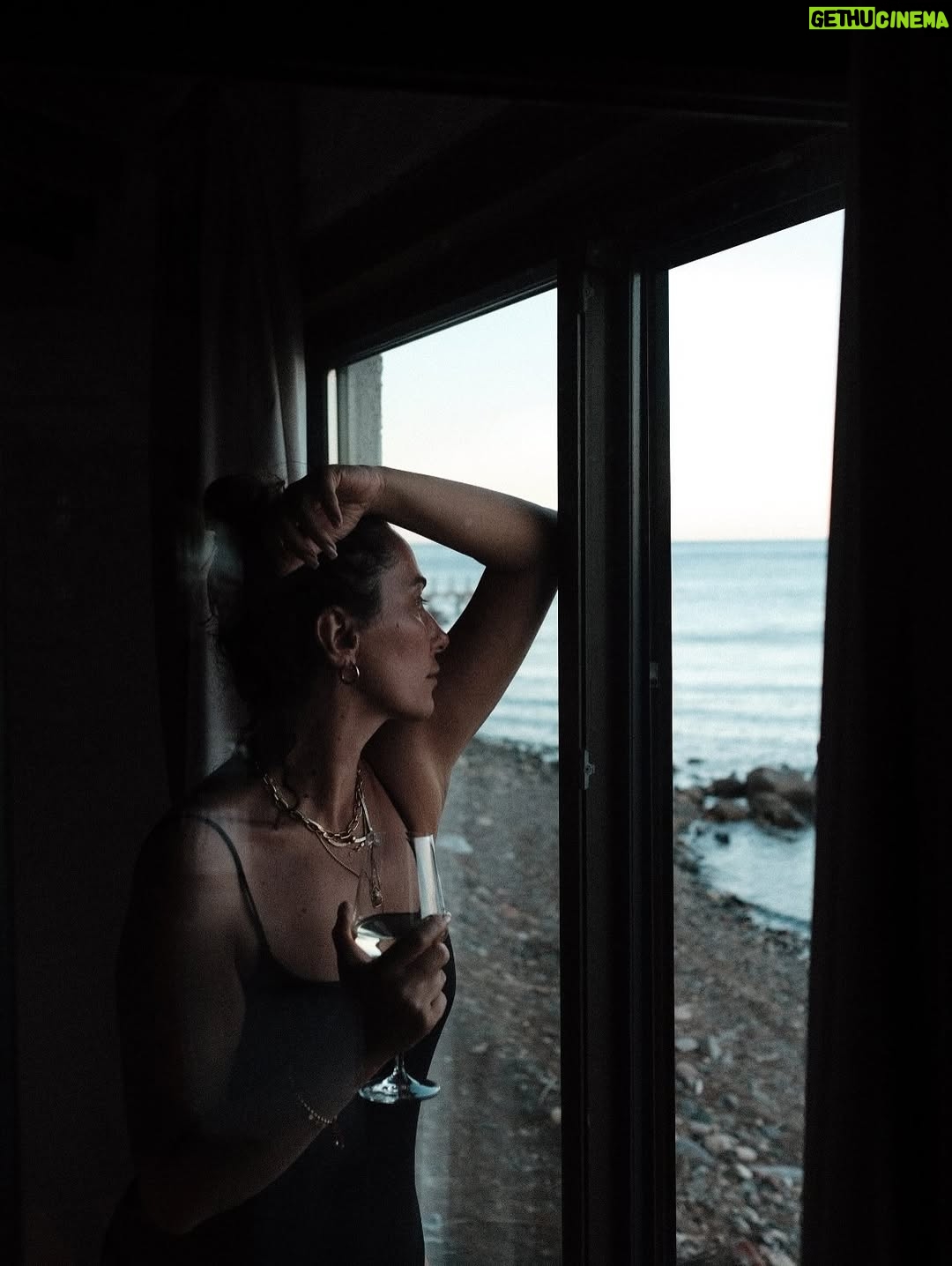 Esra Ruşan - 30.7K Likes - 