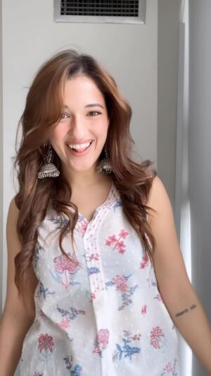 Eva Sharma Instagram - 😉🤍✨