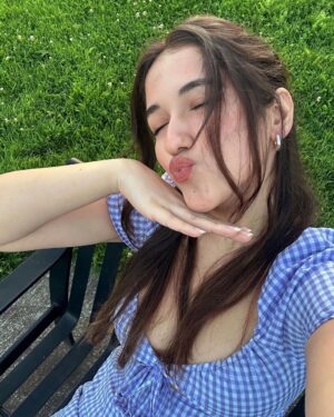 Eva Sharma Instagram - all smiles ☁️🦄