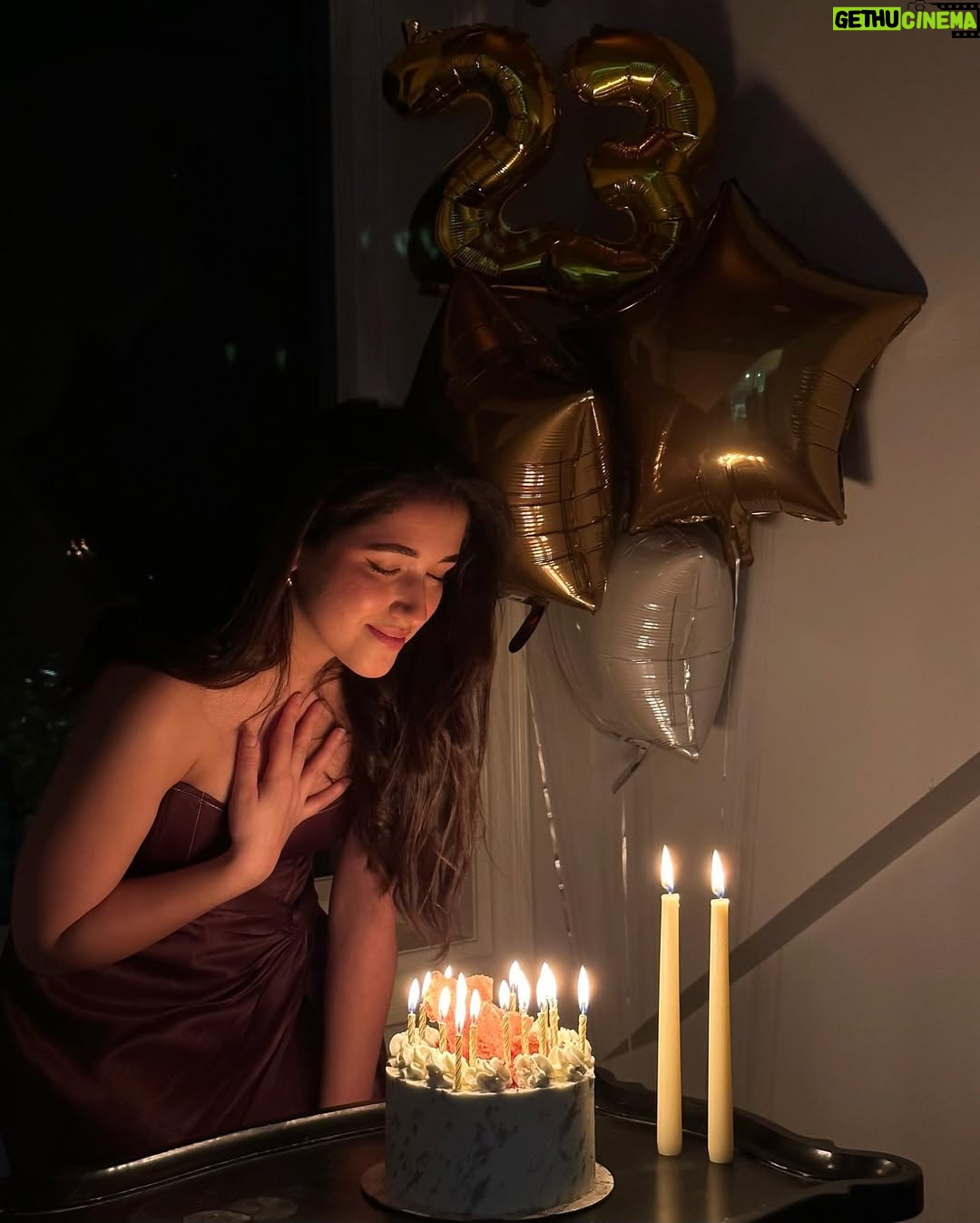 Eva Sharma - 27K Likes - Gemini baby✨✨

#blessed 🤎