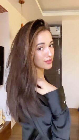 Eva Sharma Instagram - 🖤💫