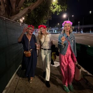 Ever Carradine Instagram - Girls just want to have fun. And we did. We had the most fun ever. #cyndilauper #girlsjustwanttohavefun #cher #jonimitchell #hollywoodbowl