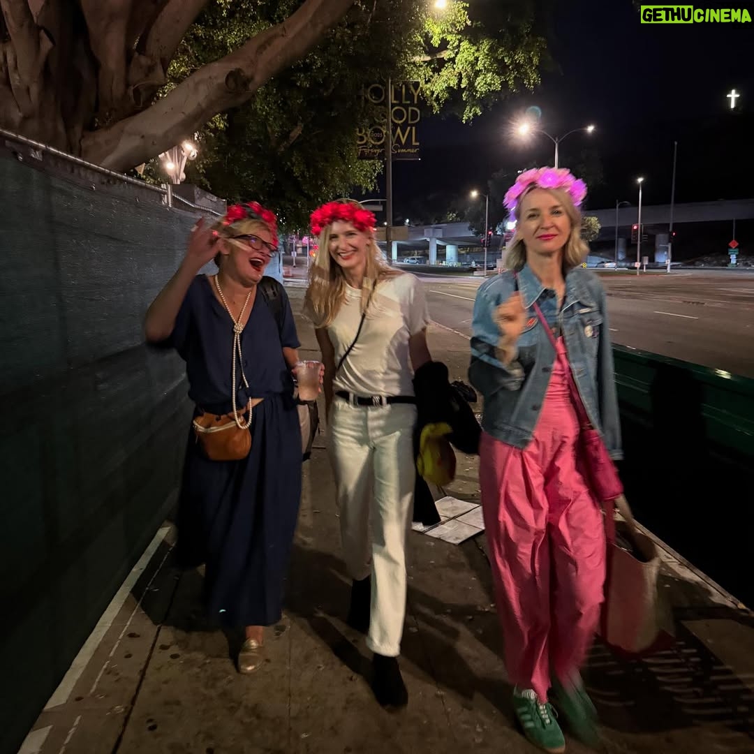 Ever Carradine - 2.9K Likes - Girls just want to have fun. And we did. We had the most fun ever. #cyndilauper #girlsjustwanttohavefun #cher #jonimitchell #hollywoodbowl