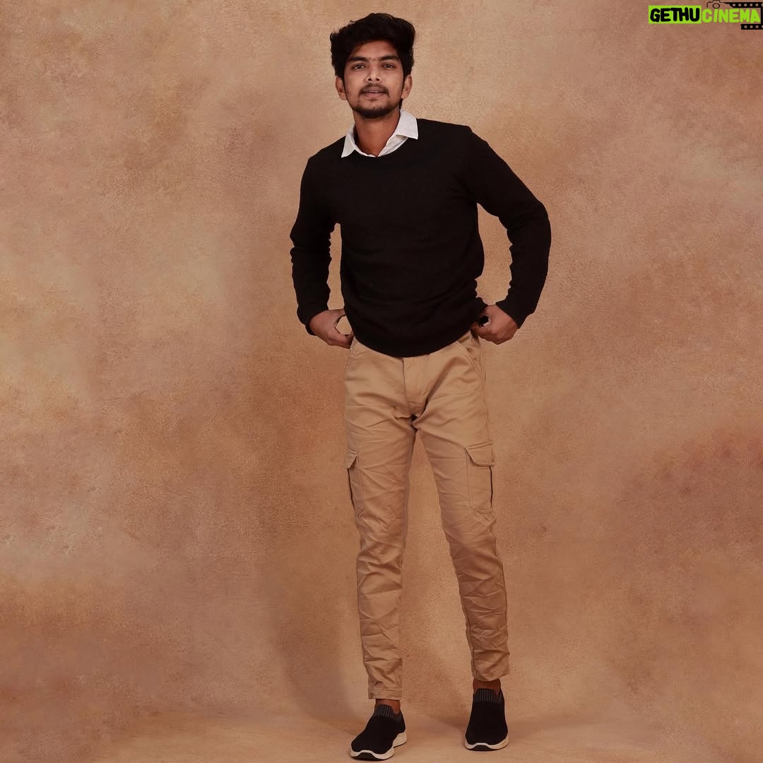FJ Adisayam - 9.5K Likes - Walk forward 🙌🏻

📸: @hakunamatata_sai ❤️
 🎵: @kabervasuki 💪🏻
Styling : @priyadharshini_venkatesh 💯

#photoshoot #classyshoot #canonphotography #suzhaladisayam #suzhalonprime #amazonprime #photoshootday #instagood #instavibe #trending #indoorshoot #naanungalfj