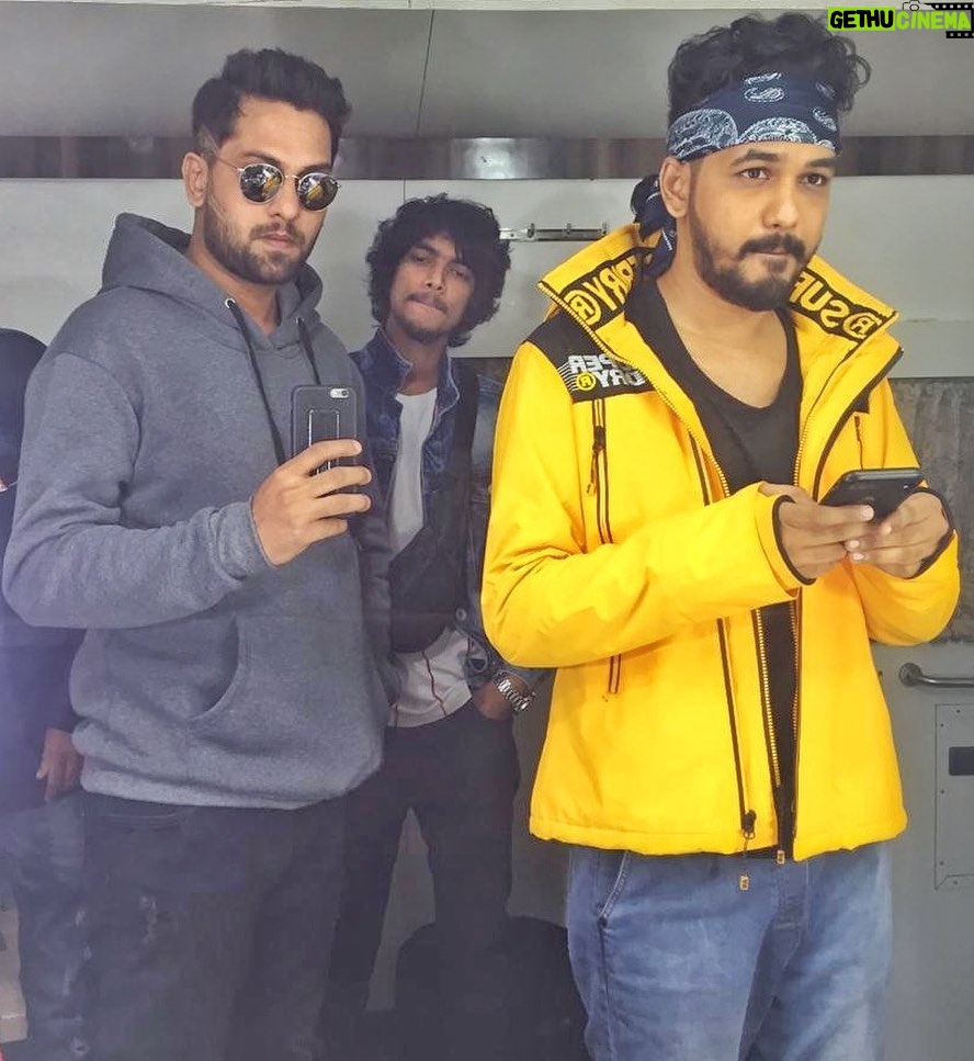 FJ Adisayam - 5K Likes - Always I have been wondering about this man😅 And now next to him is like cloud nine 🙈 The man who inspired me to start rapping 💕And it’s a great gift of my life that he is mentoring me now 😍 I will keep telling this all the time that I met you in  a stage before a year   and now after that great journey now getting ur guidance is a very big boost up for my career Na @hiphoptamizha and I said @jeeva.jpg Anna that I will keep working hard ,harder and hardest to work in HipHop Tamizha and after a year it’s feels like a great achievement for me to be here Anna 🙈🤐 And yeah the coolest man @iamkaushikkrish . You are fun anna 💕 The comfort zone I get wth u is 🔥 Thanks a lot for that Anna 💕And I will keep working hard ,harder and hardest to keep you both satisfied 🙌🏻 SARI SOLUNGA IPPO YAARU WEIGHTU NU 😅💕💯🙈
#hiphoptamizha #hiphoptamizhaadhi #hiphoptamizhaarmy #tamizhhiphopvaazhga #realhiphopforlife #hiphoptamizhasongs #hiphoptamizhan #hiphoptamizhanfans🔥 #hhtveriyans #hiphoptamizhan_fc #kaushikkrish #bars #rap #beatbox #peacehiphop #peaceup #fjpeace