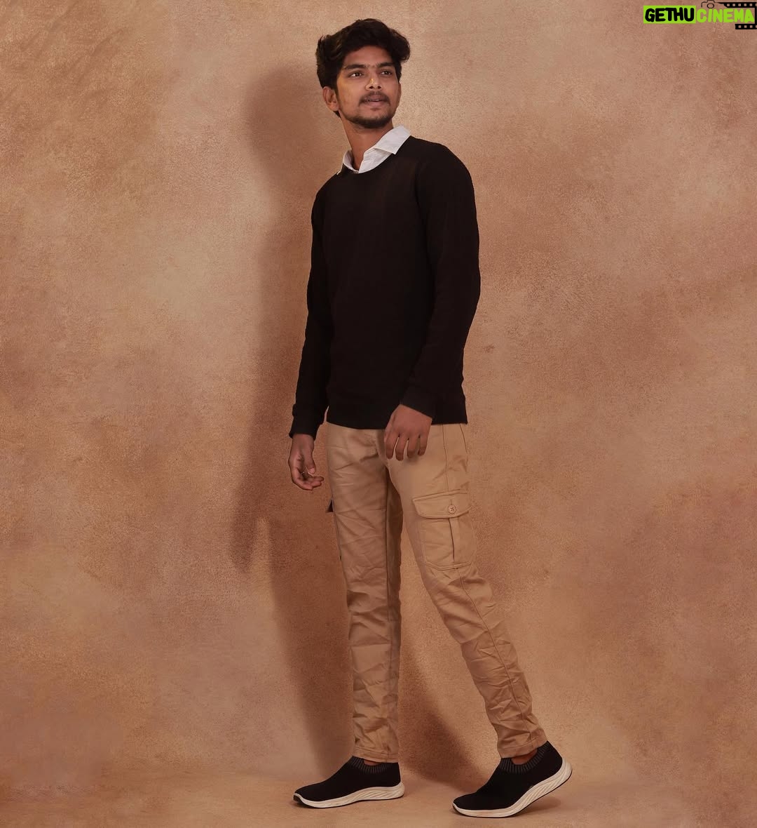 FJ Adisayam - 10.7K Likes - Classy 💯

📸: @hakunamatata_sai ❤️
 🎵: @kabervasuki 💪🏻
Styling : @priyadharshini_venkatesh 💯
#photoshoot #classyshoot #canonphotography #suzhaladisayam #suzhalonprime #amazonprime #photoshootday #instagood #instavibe #trending #indoorshoot #naanungalfj