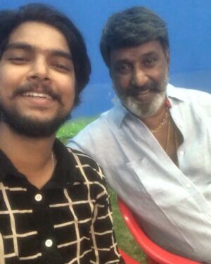 FJ Adisayam Instagram - My first ever theatrical flick #aranmanai4 is out now in theatres near you . Do watch it and let me know your valuable feedback’s . Like #suzhaladisayam Ravi from aranmanai is gonna be close to my heart as this is my first theatrical release. And that too under Sundar. C anna direction is something I have never even imagined this would happen in my first movie itself and also my brother , mentor , well wisher , etc @hiphoptamizha @jeeva.jpg musical gives me extra happiness and goosebumps. Always greatful to this universe . Thank you each and everyone for supporting me continuously . I would love@to hear all your feedback’s . Do drop down your feedback’s in the comment section. Thanks in advance ☺️
@khushsundar @hiphoptamizha @santhoshprathapoffl @tamannaahspeaks @rashi_khanna_offl @vichuviswanath @yogibabu.official_ #sundarc #vtvganesh #kovaisarala @kaushikvenkit_10 @fennyoliver
#aranmanai4 #aranmanai4cast #aranmanaimovie #sundarc #sundarcdirector #tamilmovie #horrormovies #tamilcinema #suzhaladisayam #aranmanairavi #actorfj #naanungalfj