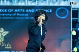 FJ Adisayam Instagram - Munnerum latchiyam kondaen Naan! Nichayam
Saadhipaen oru naal yean Kaalam vandhidum 😎
📸: @sanjay_official_
#performance #beatbox #asancollege #culturals #hiphoptamizha #beatboxer #hiphopadhi #sollisaiparavattum #tamizhhiphopvaazhga #realhiphopforlife #peacehiphop #peace #fjpeace
