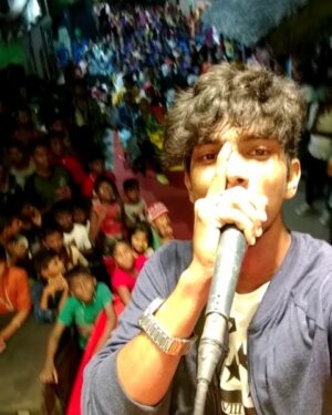 FJ Adisayam Instagram - That happy moment when the next generation screams #wakeupindia 🔥💕💯
Proudly representing @peace.hiphop ✌🏻 Please drop ur comments and feedback on my performance❤️ #tamizhhiphop #realhiphopforlife #sollisaiparavattum #hiphop #rap #beatbox #rapping #beatboxing #wakeup #wakeupworld #wakeuphumanity #sollisaiselvandhar #peacehiphop #oliperukkeyz #fjpeace