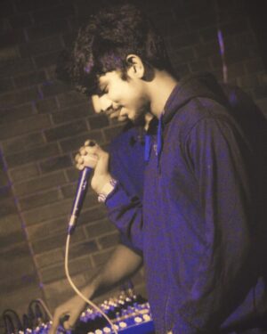 FJ Adisayam Instagram - #tamizhhiphopvaazhga #sollisaiparavattum #realhiphopforlife #performance #rap #beatbox #rapindia #beatboxindia #mic #fearless #stage #show #showcase #peacehiphop #oliperukkeyz #fjpeace