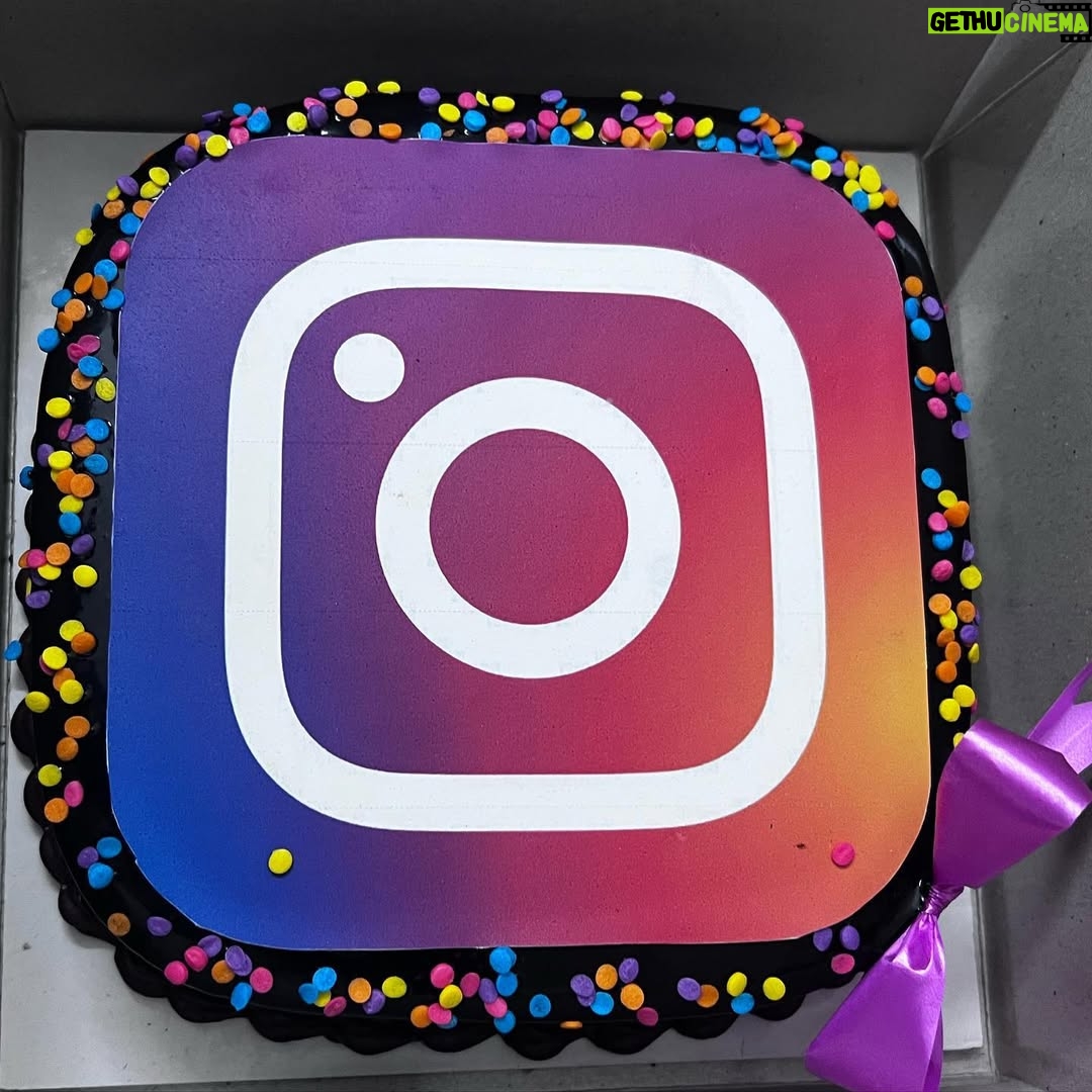 FJ Adisayam - 35.2K Likes - I'm so overwhelmed to realise that 10000 people know me and what I have done. Not a lot of them knew who FJ was a year ago, Now at this point having 10K followers, a huge number of friends is a BiG deal for me. Keep showering this love and support ever. I am forever grateful to all of you. 
You all know I got this height through Suzhal. I am definitely grateful to the entire team!!!
Finally we made it ❤️ 

#suzhal #suzhalonprime #actor #webseries #tamilseries #suzhalseries #instagramtrending #trending #actorslife #cinema #naanungalfj