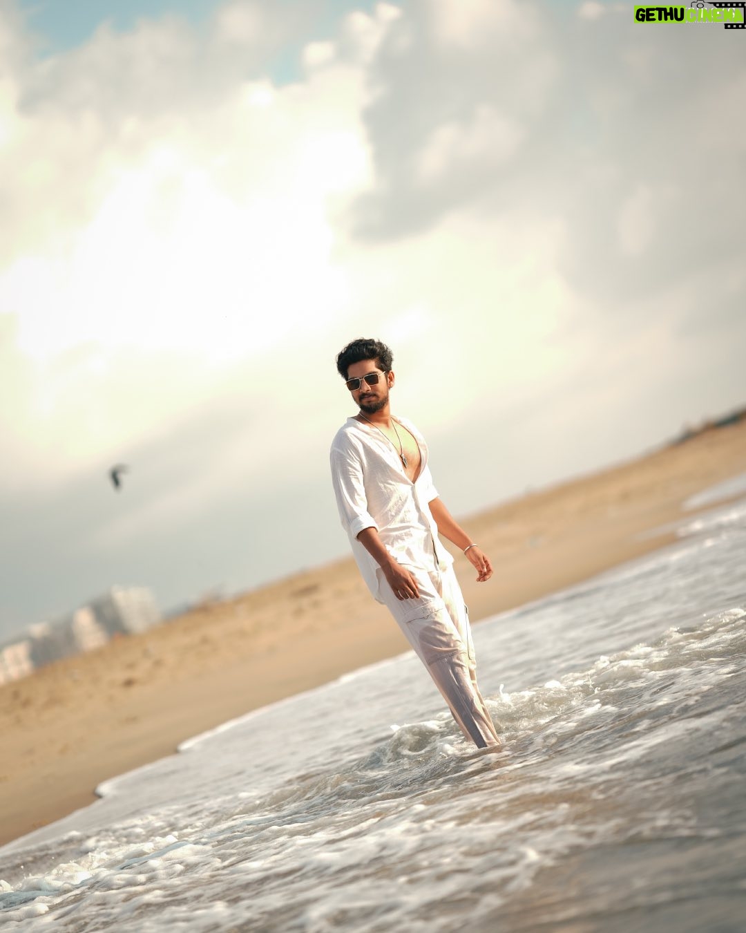 FJ Adisayam - 1.9K Likes - Manidhan gunam paadhi , udai meedhi 😊

📸: Thambi @gett_o_ ❤️
🎶: The OG @kabervasuki 🔥

#portfólio #sonya7riv #ɪɴsᴛᴀɢᴏᴏᴅ #instavibe #casualshoot #naanungalfj
