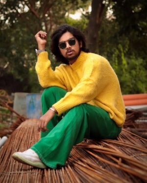 FJ Adisayam Instagram - You don’t need to see the sunset to feel the warmth of it’s Colours🌅
Photography: @hakunamatata_sai
Costume: @escaped_closet
Styling : @priyadharshini_venkatesh
#fashion #fashionphotography #fashionshoot #thrift #theiftclothes #contrastphotography #trending #fashionworld #suzhaladisayam #naanungalfj