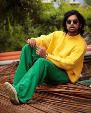 FJ Adisayam Instagram - You don’t need to see the sunset to feel the warmth of it’s Colours🌅
Photography: @hakunamatata_sai
Costume: @escaped_closet
Styling : @priyadharshini_venkatesh
#fashion #fashionphotography #fashionshoot #thrift #theiftclothes #contrastphotography #trending #fashionworld #suzhaladisayam #naanungalfj