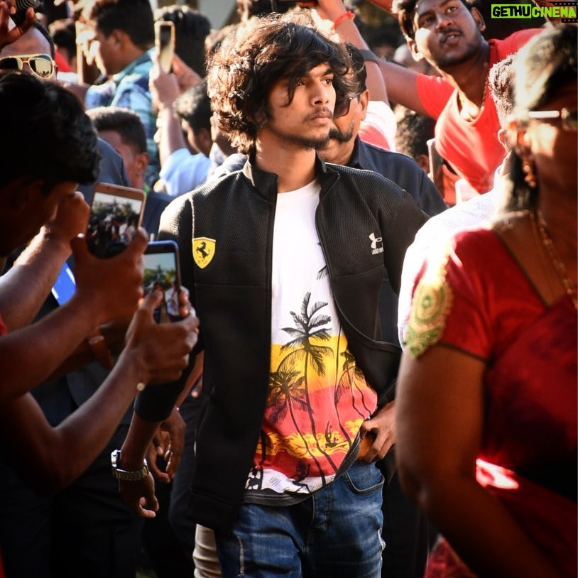 FJ Adisayam - 3.7K Likes - Every day I’m hustlin’ 🔥
Sari sollunga ippo yaaru #Weightu nu 😎 📸 @adhi_behind_the_lens