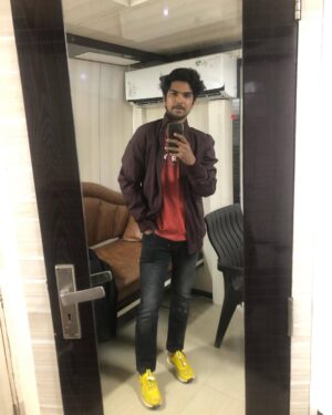 FJ Adisayam Instagram - My first ever theatrical flick #aranmanai4 is out now in theatres near you . Do watch it and let me know your valuable feedback’s . Like #suzhaladisayam Ravi from aranmanai is gonna be close to my heart as this is my first theatrical release. And that too under Sundar. C anna direction is something I have never even imagined this would happen in my first movie itself and also my brother , mentor , well wisher , etc @hiphoptamizha @jeeva.jpg musical gives me extra happiness and goosebumps. Always greatful to this universe . Thank you each and everyone for supporting me continuously . I would love@to hear all your feedback’s . Do drop down your feedback’s in the comment section. Thanks in advance ☺️
@khushsundar @hiphoptamizha @santhoshprathapoffl @tamannaahspeaks @rashi_khanna_offl @vichuviswanath @yogibabu.official_ #sundarc #vtvganesh #kovaisarala @kaushikvenkit_10 @fennyoliver
#aranmanai4 #aranmanai4cast #aranmanaimovie #sundarc #sundarcdirector #tamilmovie #horrormovies #tamilcinema #suzhaladisayam #aranmanairavi #actorfj #naanungalfj
