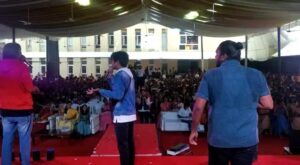 FJ Adisayam Instagram - Throwback to SHREYAS 2k19 💯
Thank you Sashun Jain College for having us 💕🔥
And that was one power packed crowd and we totally enjoyed 💯
And that was a big shoutout to @sanganmusic next album WEIGHTU Ft. @hiphoptamizha 💕🔥 @or.junn
@naan_veera
@vxkxsx
#tamizhhiphopvaazhga #realhiphopforlife #sollisaiparavattum #rap #beatbox #sashunjaincollege #shreyas2k19 #stage #performers #performerslife #tamizhrap #peacehiphop #oliperukkeyz #peace #fjpeace