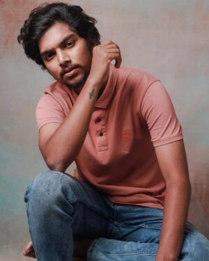 FJ Adisayam Instagram - Focus 💯
📸: @harshinii.shankar
Styling : @priyadharshini_venkatesh 💯
#adisayam #suzhaladisayam #photoshoot #indoorshoot #studiopicture #instagrending #canon #canonphotography
