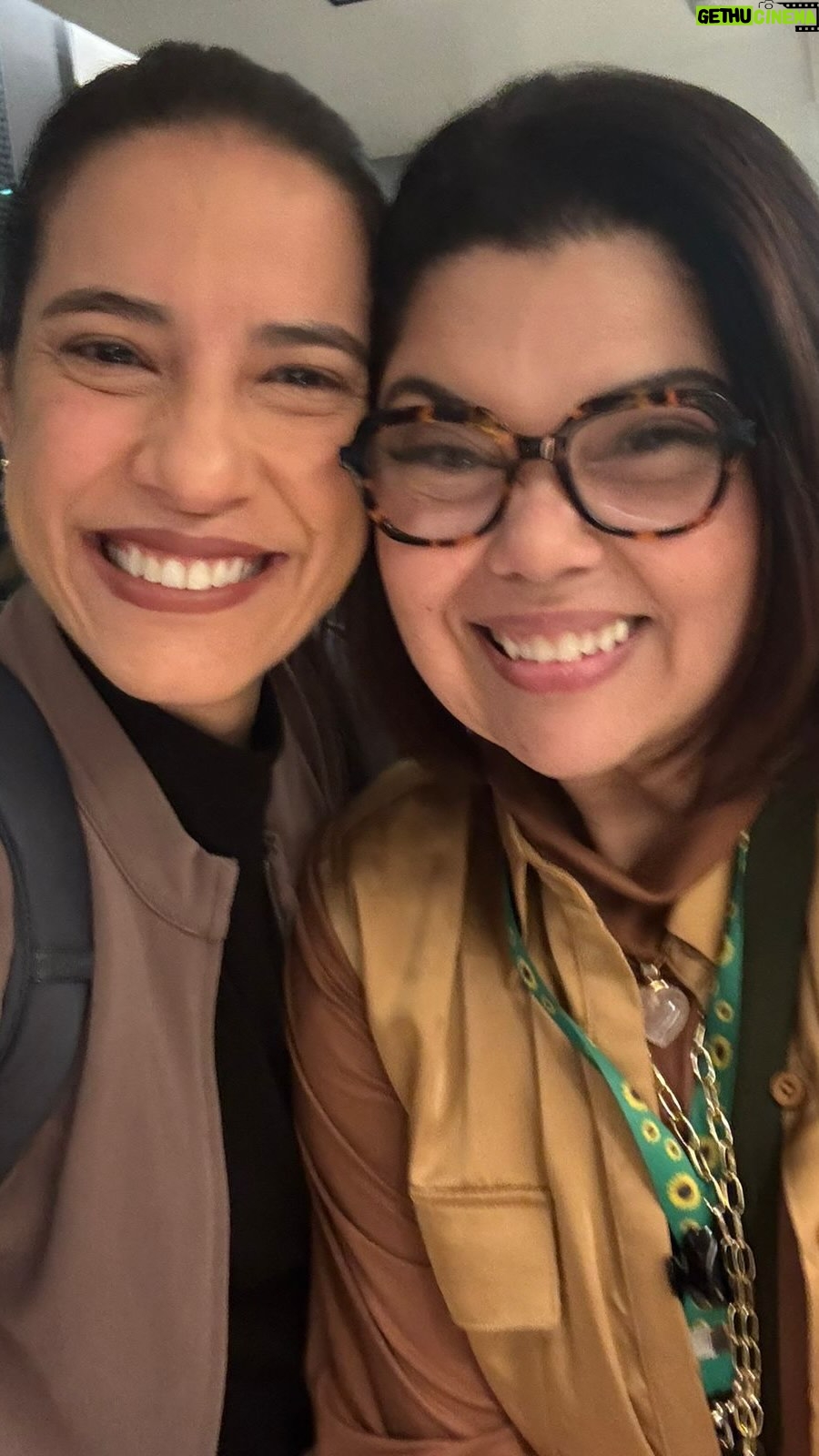 Fabiana Karla - 23.6K Likes - Olha só quem encontrei desembarcando em 📍Doha, no Catar. A nossa querida e ilustríssima @fabianakarlareal! A gente bateu papo e aproveitei para convidá-la para ser madrinha do nosso programa Entrelaços, que promove ações pedagógicas que promovem a saúde mental e previnem e enfrentam as múltiplas manifestações de violência no cotidiano escolar. ✨

Assista o vídeo todo e confira a história massa que essa pernambucana arretada compartilha com a gente. 👉🏻 Fabiana, amei nosso encontro! Espero um outro em breve, que também quero saber como foi a viagem para a Índia. 😉💜

#raquellyra #fabianakarla #missãointernacional #doha #catar #pernambuco