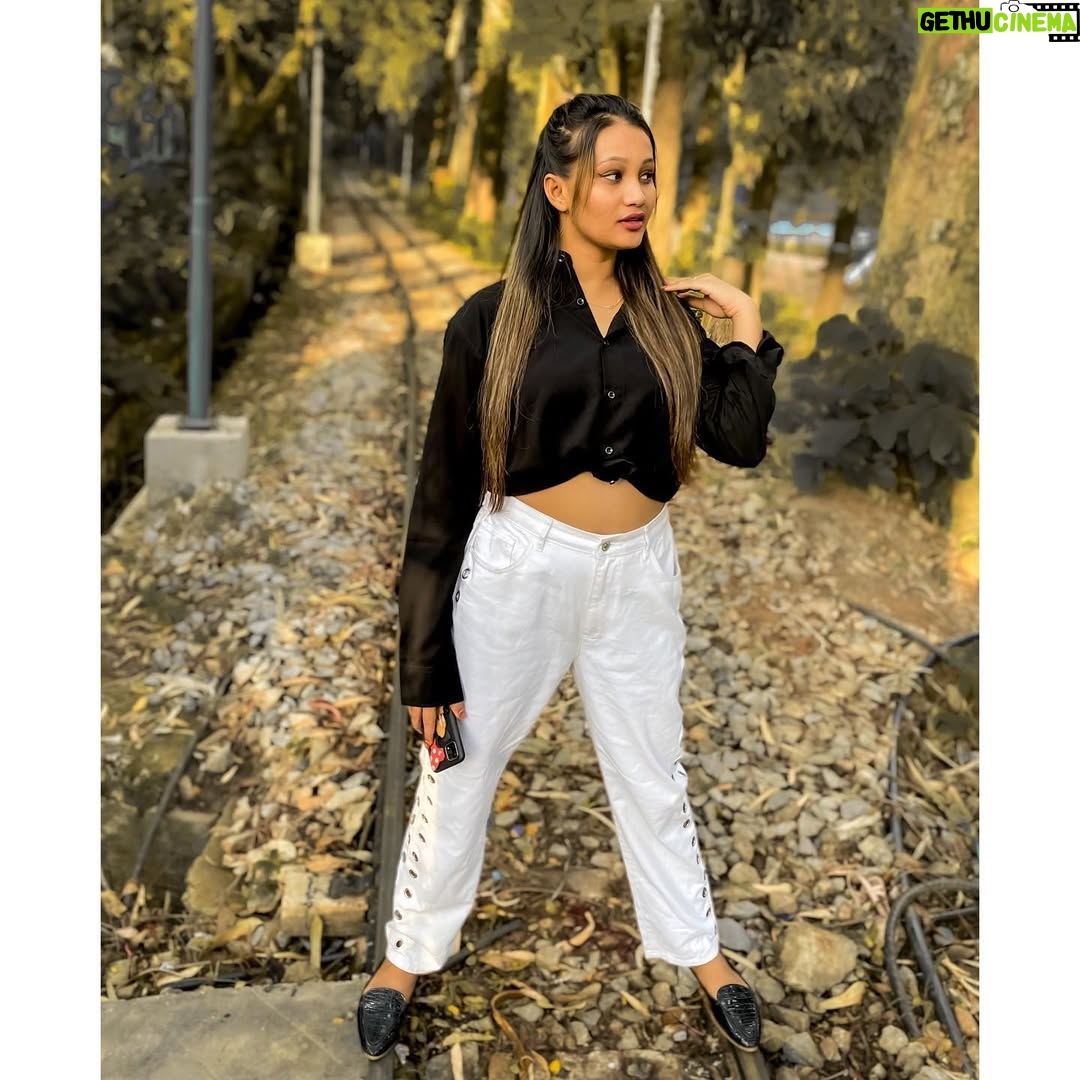 Faija Shaikh - 7.5K Likes - which one best pic comment fast 🤍🫶🏻 
.
.
.
.
.
#faija #faijafam  #ankleshwar #bharuch #surat #gujrati #modelling #keeploveing #fashion #kbye #fambruh ❤ #instagood #yusiadat #idrishadat #naturephotography #photographer #instamood #youtube #gujju #instafam #photoholic #likeforfollow #pose #onelifebaby